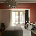 Old City Gem-Very Comfy Bed-Bakery Downstairs * Berna