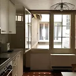 Old City Gem-Very Comfy Bed-Bakery Downstairs Berna