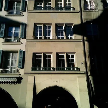 Historical Flat, By Zytglogge - 1st Floor 아파트 *