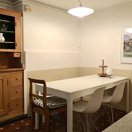 Historical Flat, By Zytglogge - 1st Floor Apartament *