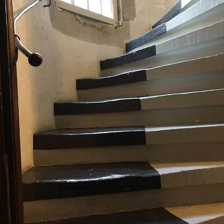 Old Town Gem Comfy Queen Bed & Fast Wifi Apartment