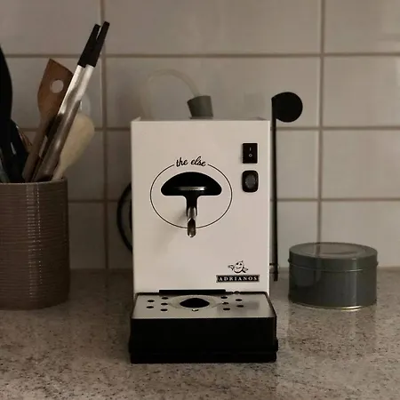 Old Town Gem Comfy Queen Bed & Fast Wifi Apartment Bern