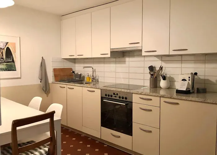 Old Town Gem Comfy Queen Bed & Fast Wifi