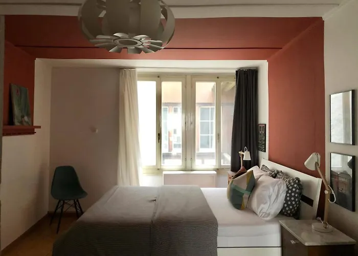 Old Town Gem Comfy Queen Bed & Fast Wifi * برن