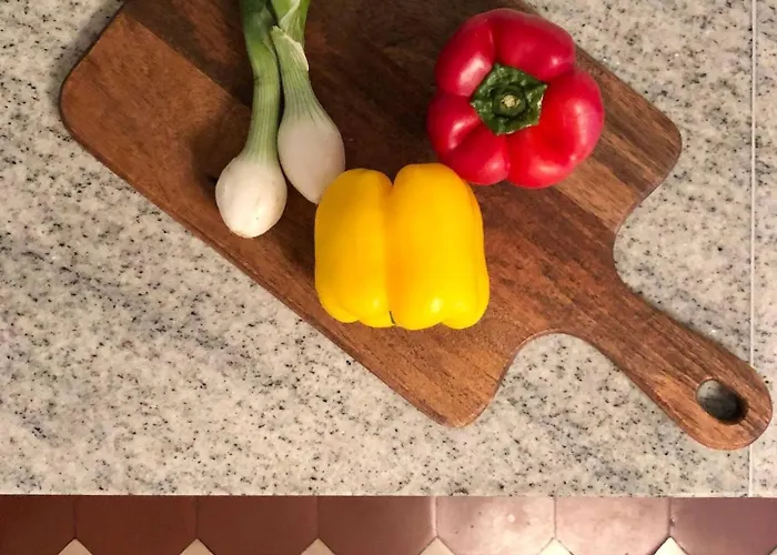 Old Town Gem Comfy Queen Bed & Fast Wifi *