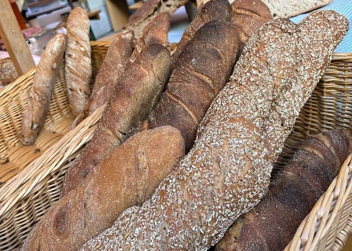 Old Town Gem Comfy Queen Bed & Fast Wifi * برن